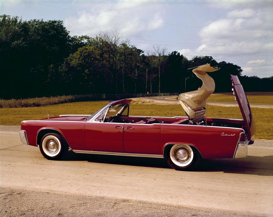  Lincoln Continental Convertible (74A) 1961 года  (фото 23 из 30)
